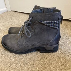 White Mountain Ankle Boots